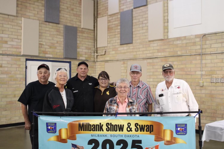  11th Annual Lonny Custer Memorial Vintage Snowmobile Show